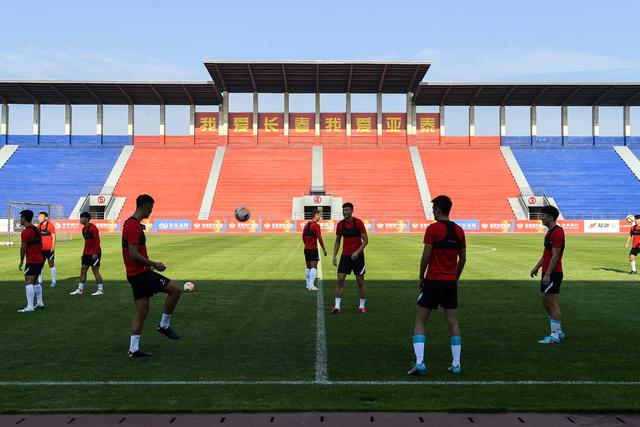 都灵对华裔 midfielder 菲慈占·天乐表现出浓厚兴趣